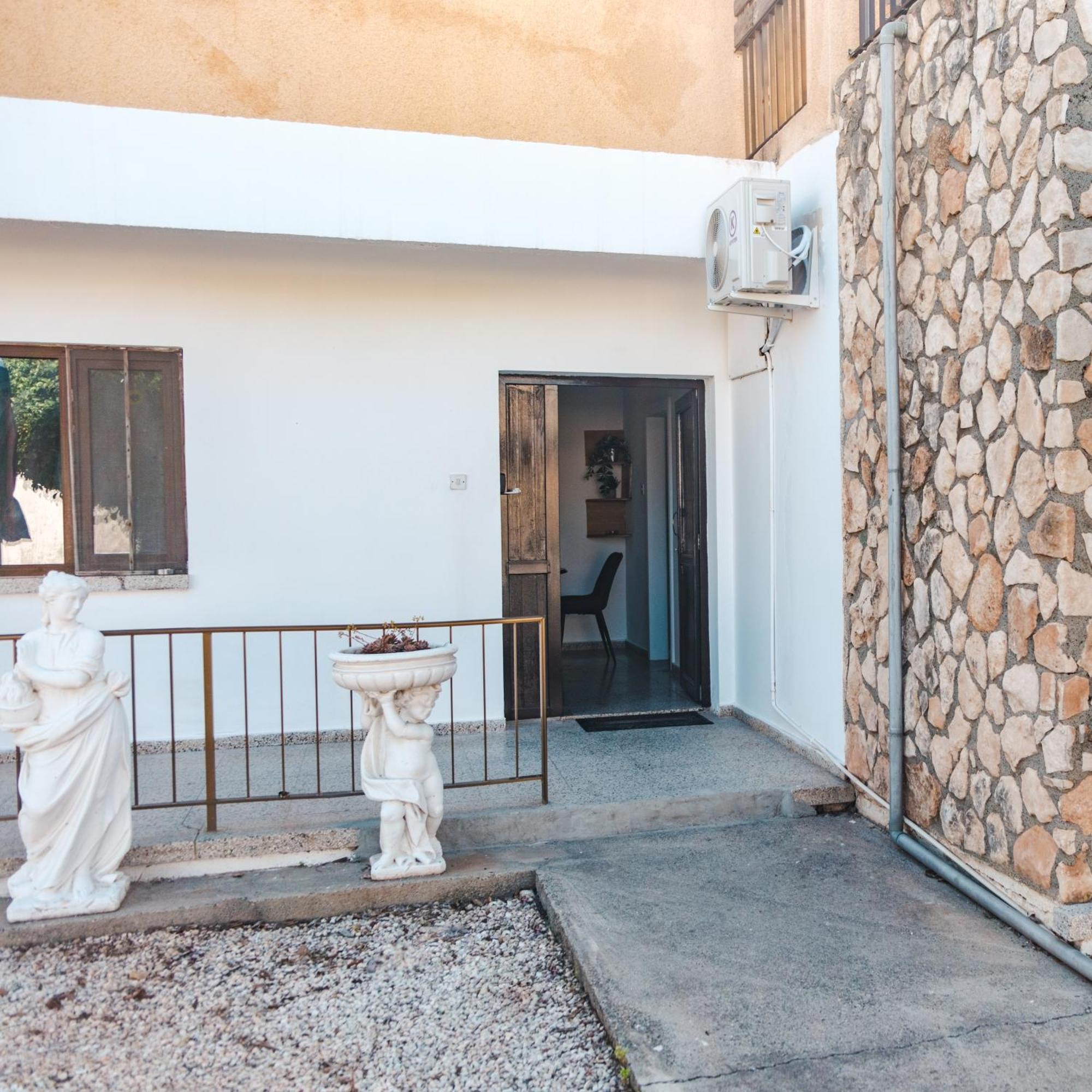 Serenityone - Centrally Located One Bedroom Apt Agia Napa Exterior foto